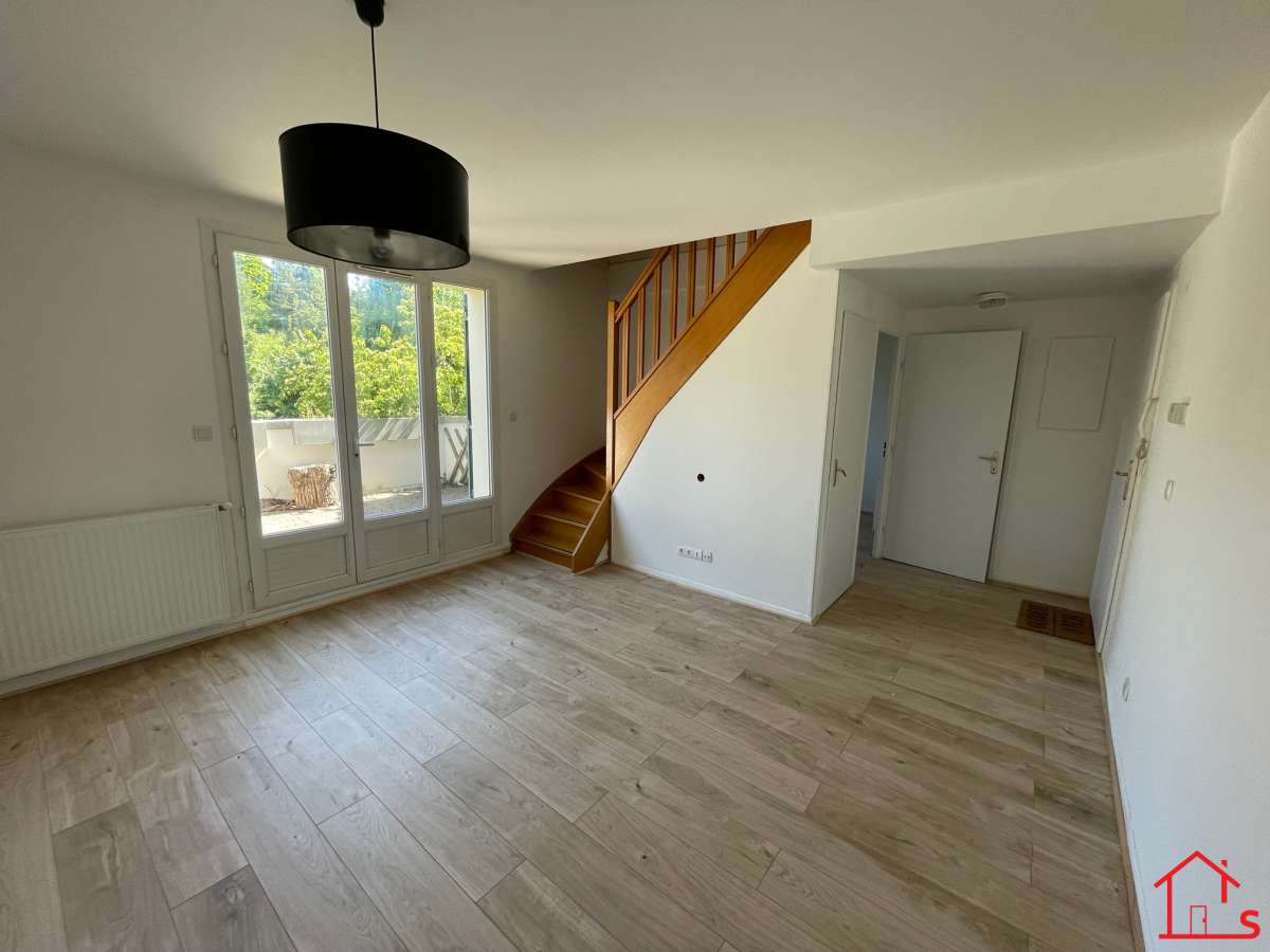 Appartement duplex avec terrasse à VILLERS-LÈS-NANCY CLAIRLIEU*