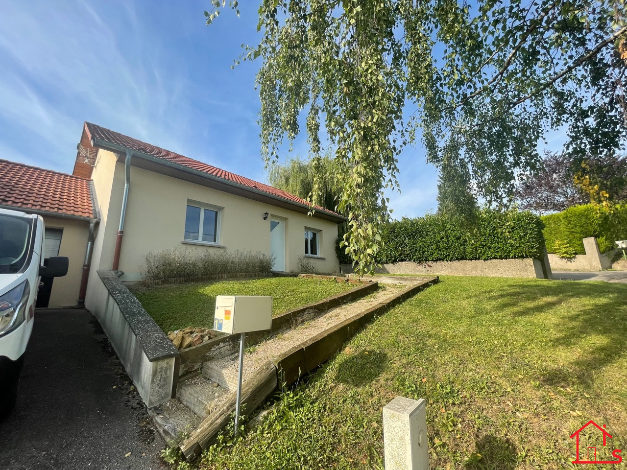 Maison récente F4 avec jardin et garage à AUTREVILLE-SUR-MOSELLE*