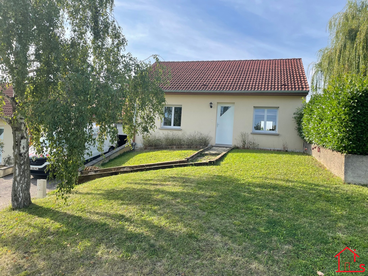 Maison récente F4 avec jardin et garage à AUTREVILLE-SUR-MOSELLE*